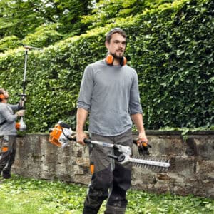 LONG REACH HEDGE TRIMMER