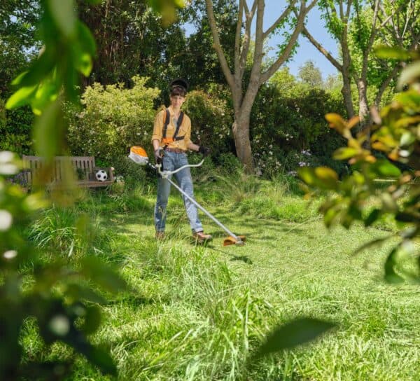 Stihl FSA 80 Cordless Grass Trimmer Set - Image 6